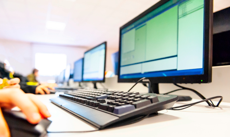 Computer classroom help service